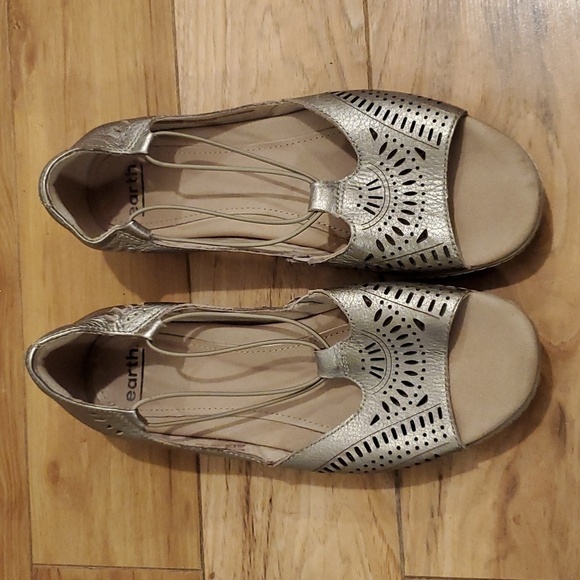 Beautiful Earth Washed Gold Leather Slip-On Flats - Picture 3 of 11
